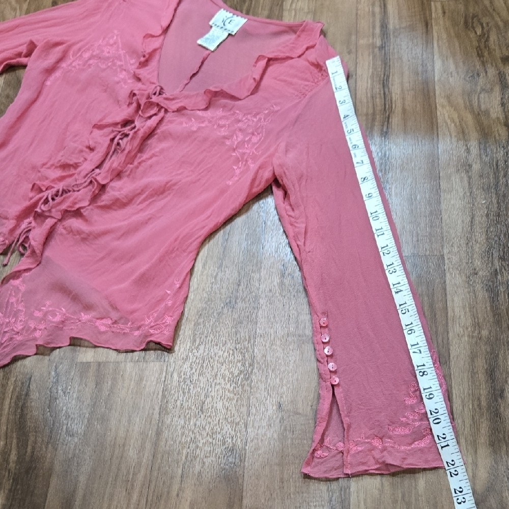 VINTAGE SALMON PINK SHEER RUFFLE 90s / Y2K LONG SLEEVE FRONT TIE SILK BLOUSE - Picture 15 of 16
